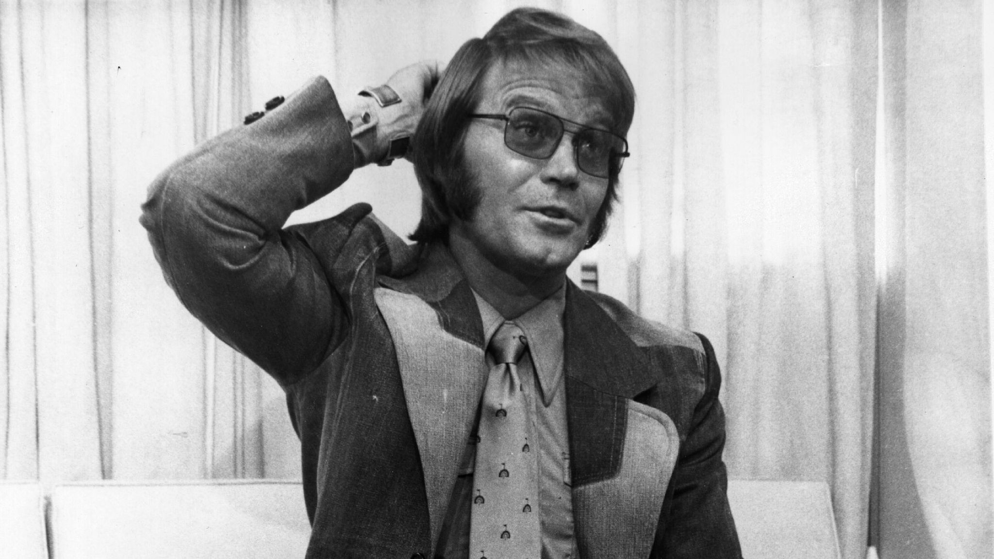 Rhinestone Cowboy singer Glen Campbell dies aged 81 | Ents & Arts News