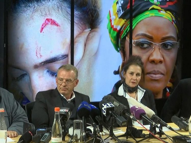 Oscar Pistorius&#39; prosecutor (l) is involved in the case