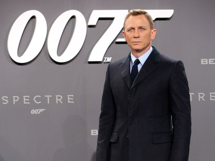 Daniel Craig