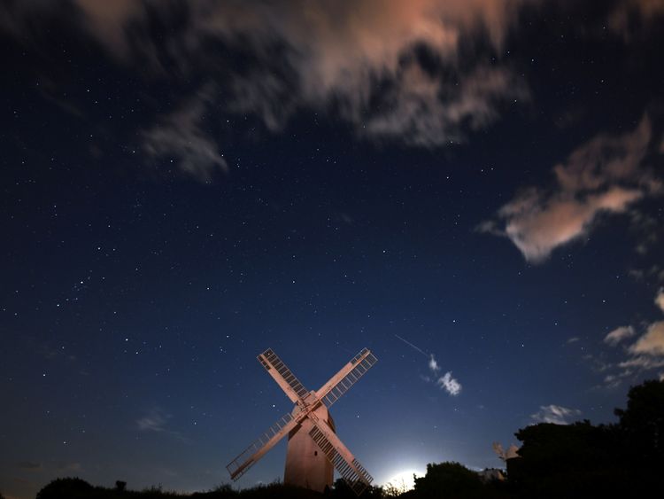 Massive Perseid meteor shower thrills stargazers