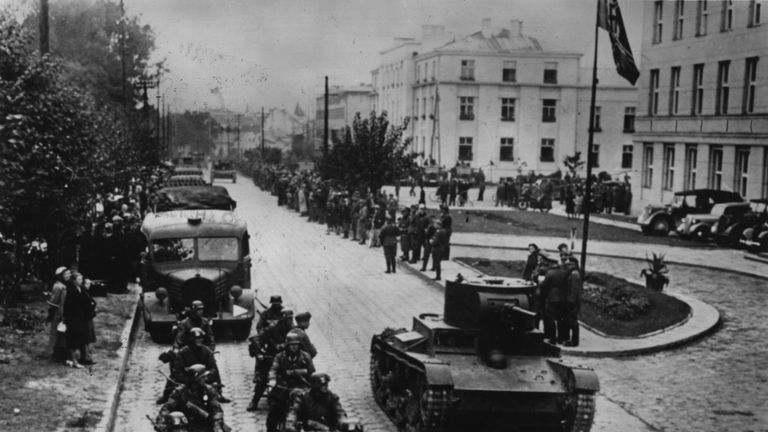 Germany forces move into Poland in October 1939