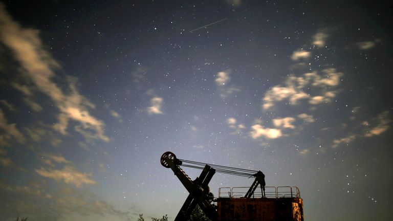 They are best viewed between 11pm and 3am