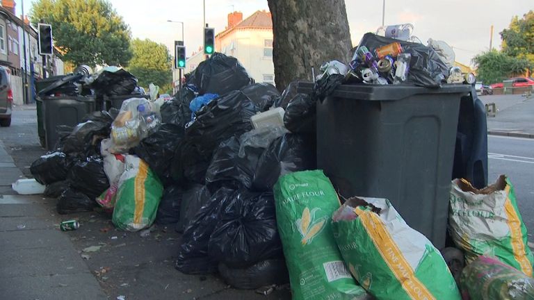 The council had promised to clear the entire city&#39;s rubbish backlog by Friday