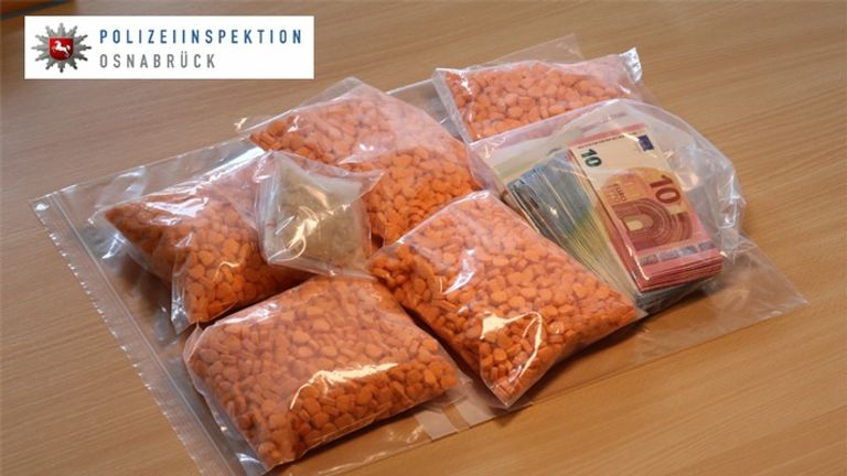 Five thousand pills were confiscated, as well as a large wad of euros