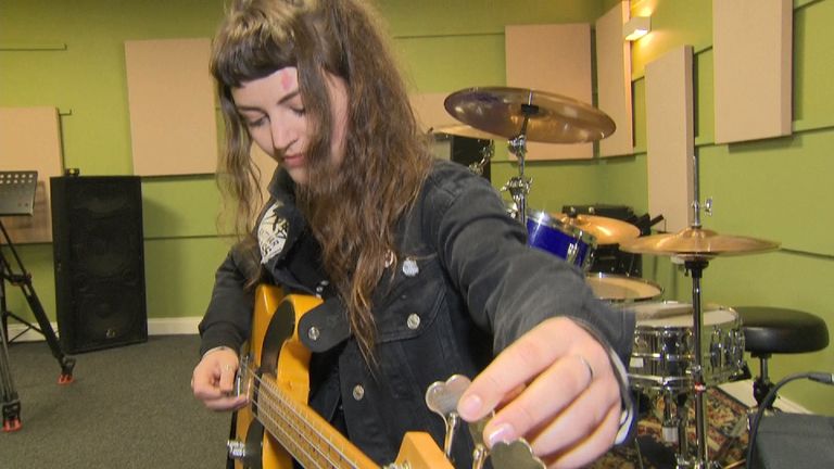 Lande Hekt, frontwoman and bassist for the punk trio Muncie Girls