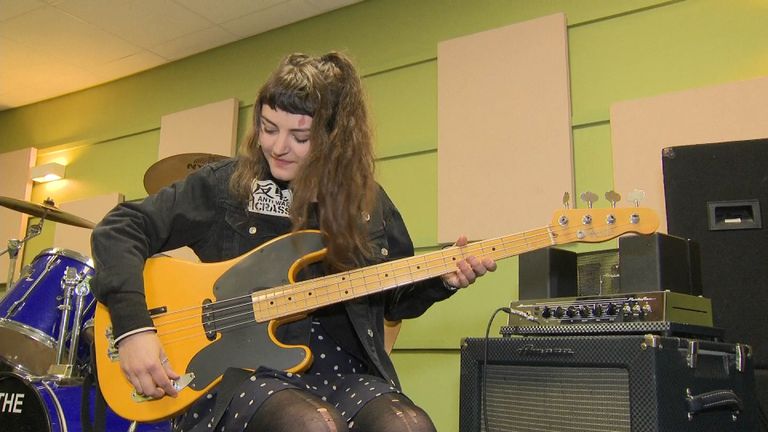 Lande Hekt, frontwoman and bassist for the punk trio Muncie Girls