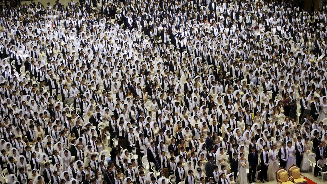 Thousands of 'Moonies' marry at Unification Church mass wedding in ...