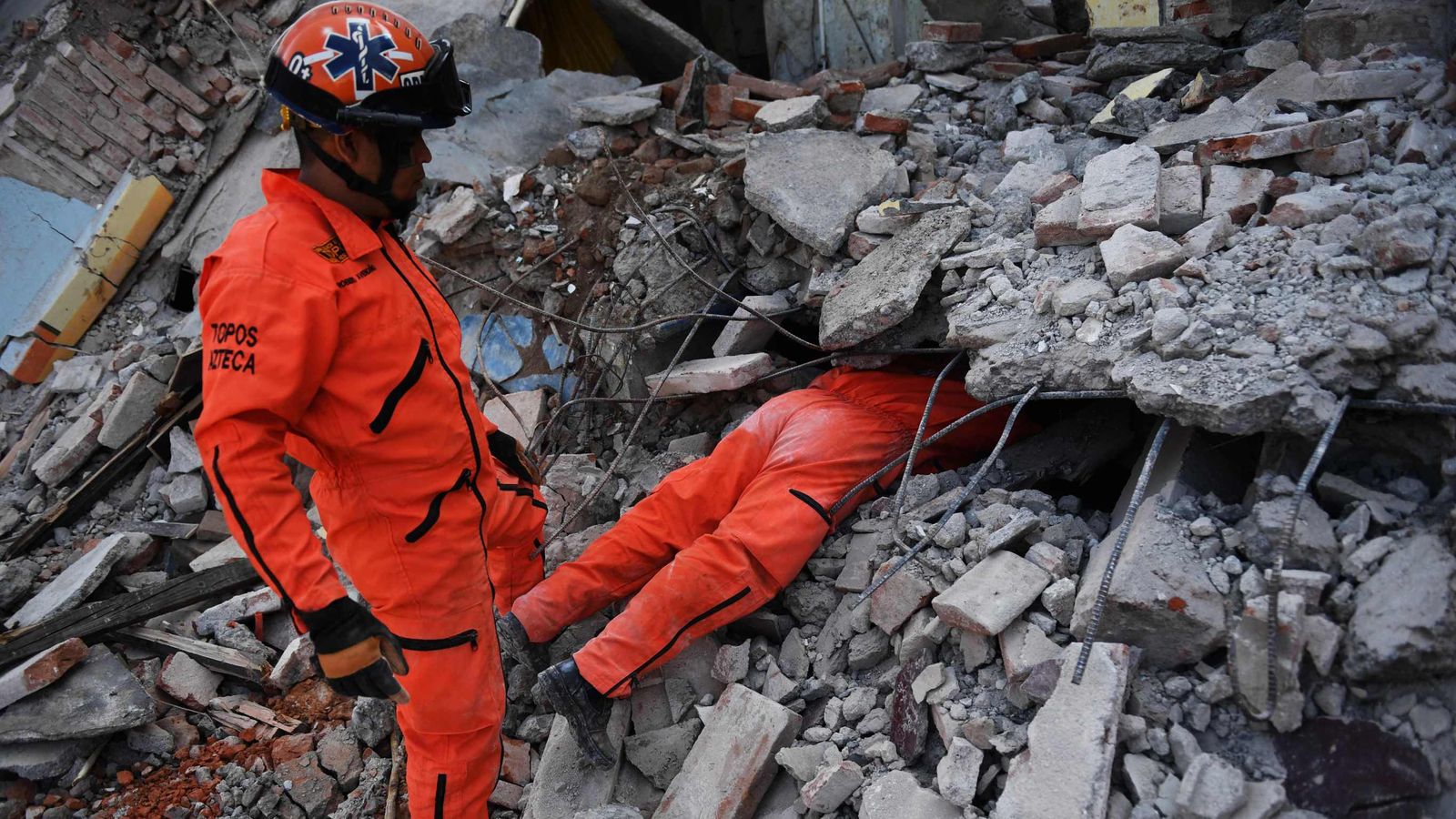 Mexico earthquake: Who are the hero 'moles' of Mexico City?