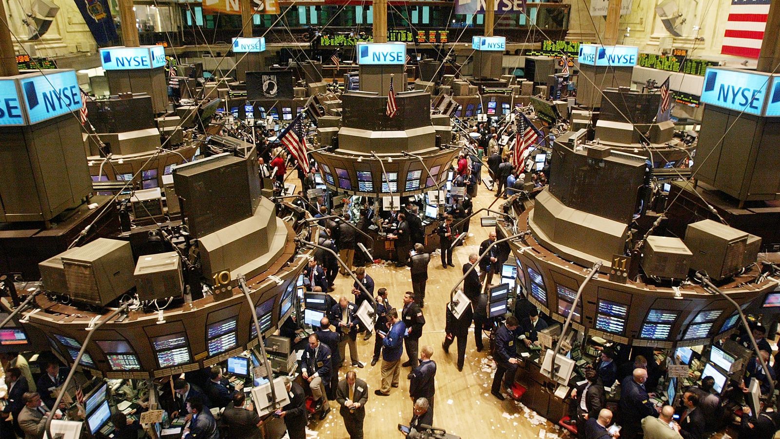 Dow Jones surges above 25,000 for the first time Dow Jones surges above 25,000 for the first time