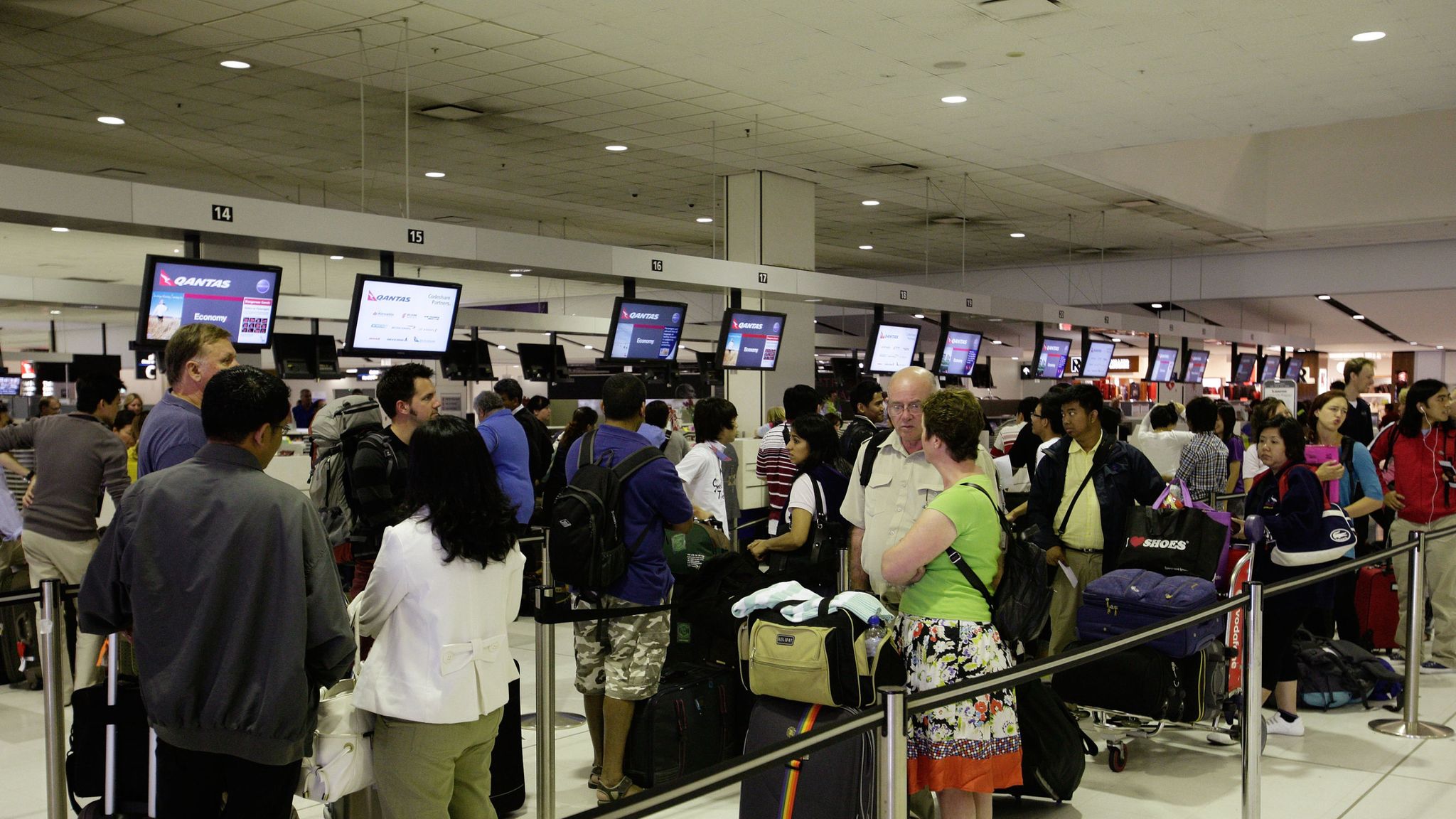 экспо 2020 дубай. All passengers must. Airport hashtags photo. люди в автобусе. новости all flights cancelled.