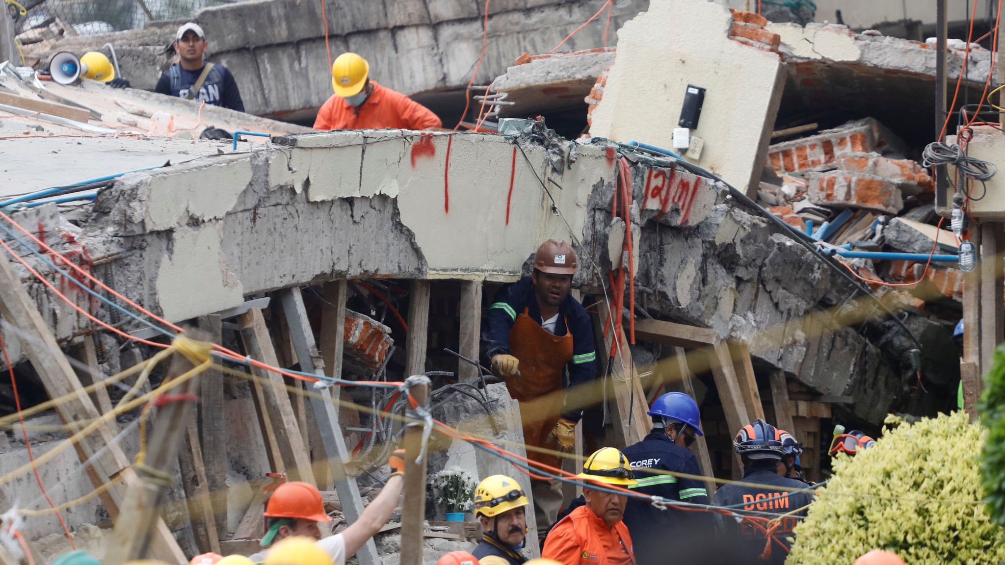 Mexico earthquake: Frantic search for survivors after more than 200 ...