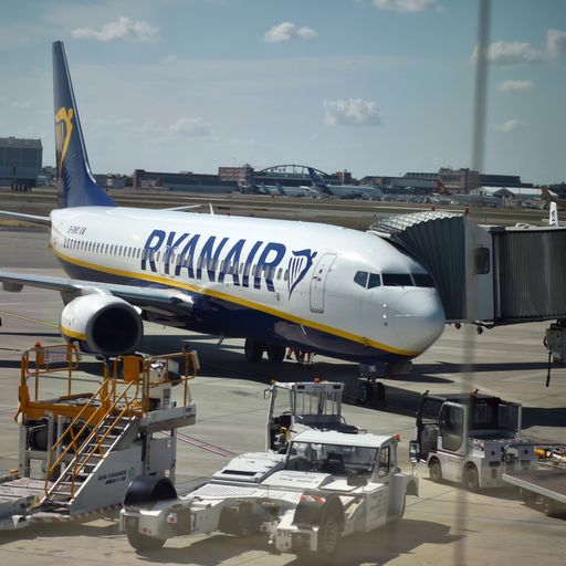 Ryanair publishes striking workers' payslips