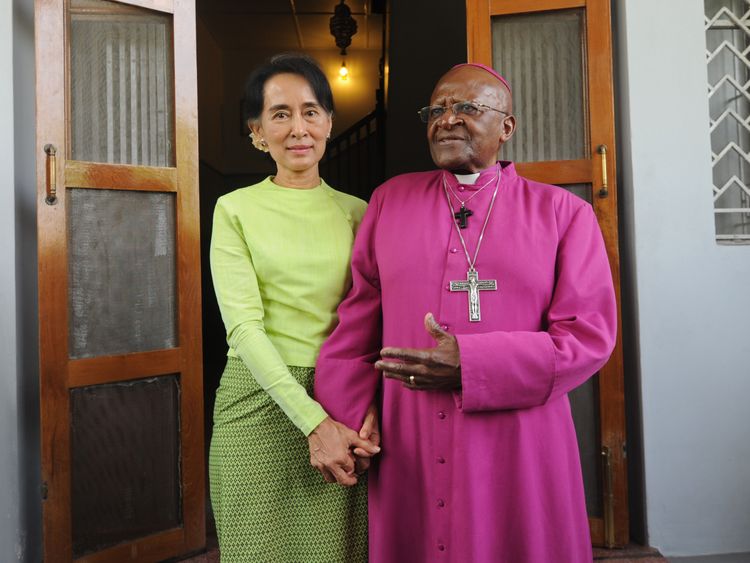 Desmond Tutu met with fellow Nobel prize Winner Aung San Suu Kyi in 2013