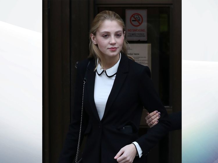 Oxford student Lavinia Woodward avoids jail for stabbing her ex-boyfriend