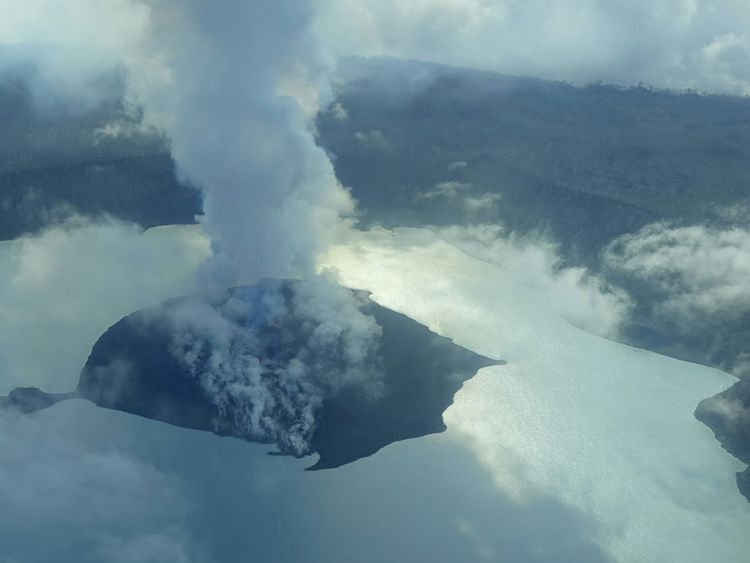 Thousands flee their homes as Vanuatu volcano threatens to erupt