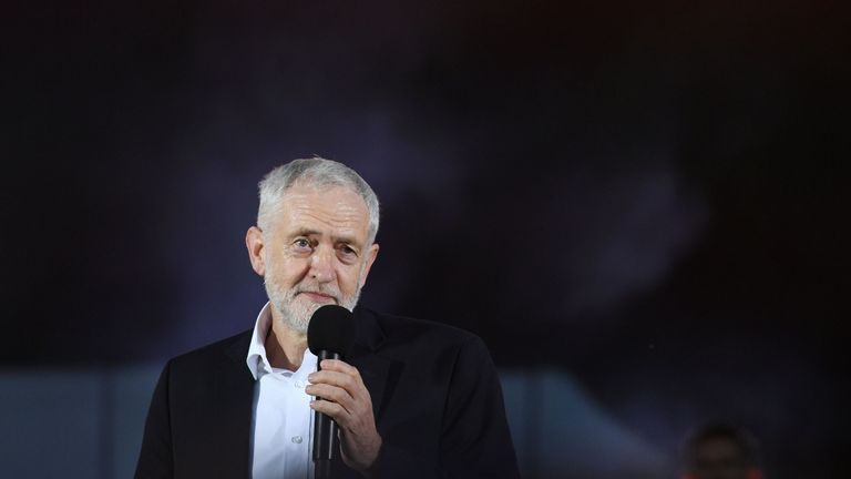 Jeremy Corbyn speaks at a rally in Brighton ahead of his party&#39;s annual conference