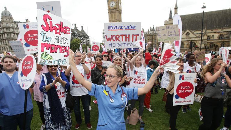 Nurses protest against public sector pay cap