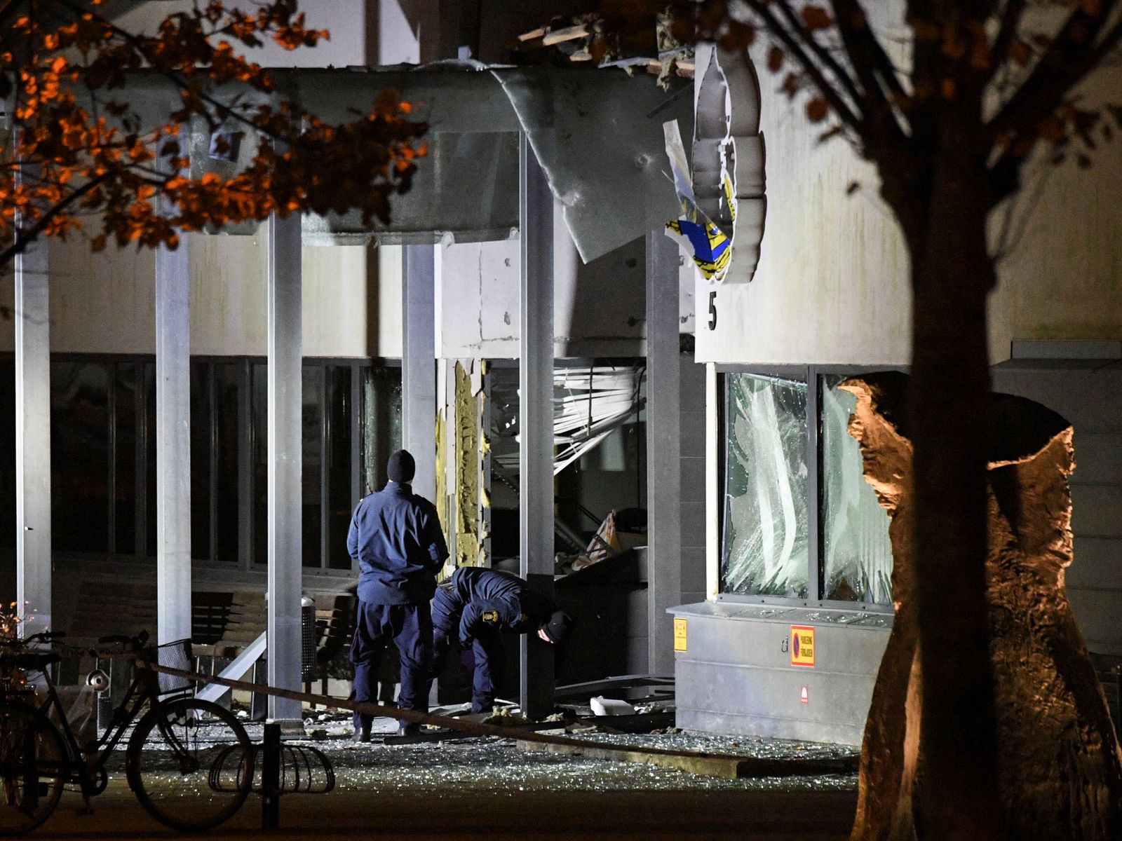 skynews-mafia-explosion-police_4131452.j