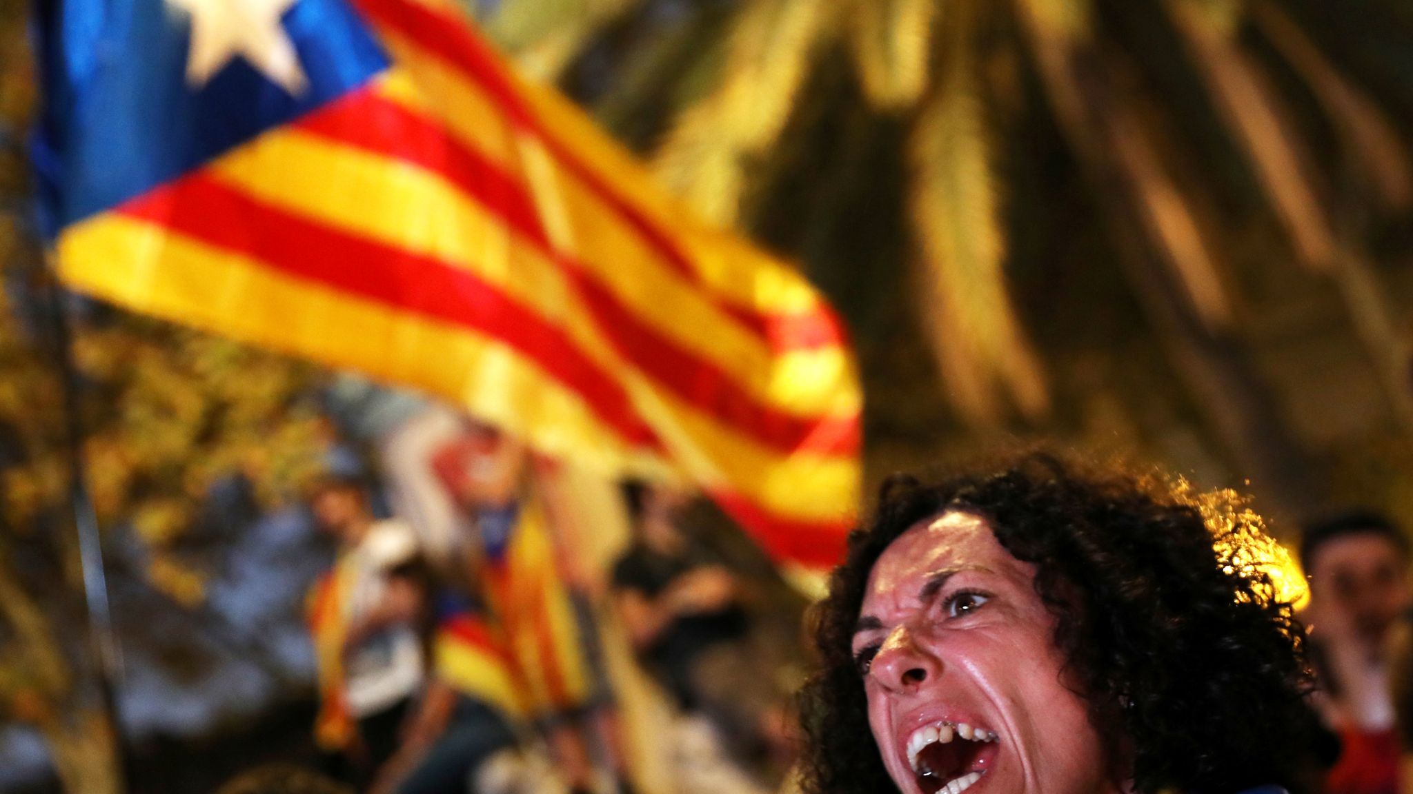 Рекламный плакат испании. Каталонцы внешность. Да здравствует испания на испанском. Флаг испании и мексики. Постер испания.