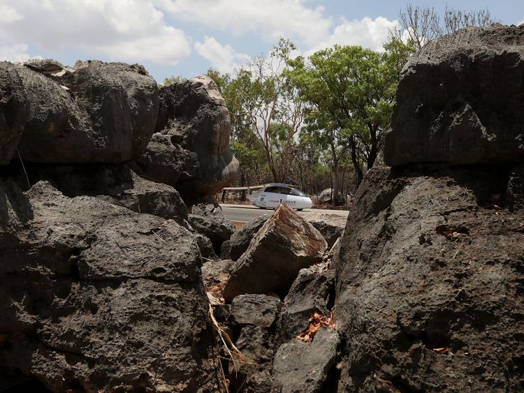 Kogakuin University&#39;s Wing vehicle races from Darwin to Katherine