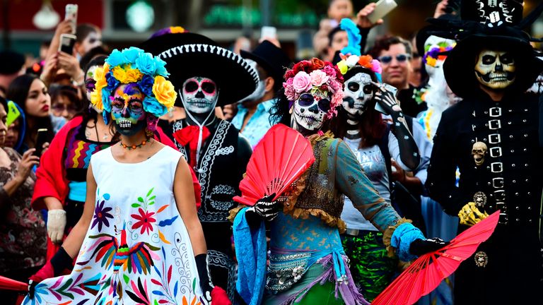 Day of the Dead parade: Flares, sombreros and skeleton brides | World ...