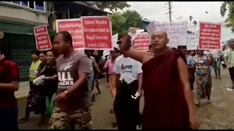 Buddhists protest against Rohingya