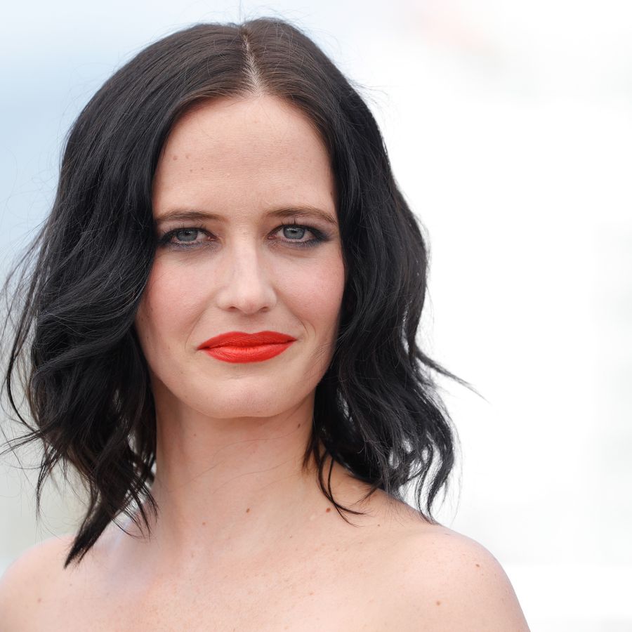 CANNES, FRANCE - MAY 27: Actress Eva Green attends the &#39;Based On A True Story&#39; photocall during the 70th annual Cannes Film Festival at Palais des Festivals on May 27, 2017 in Cannes, France. (Photo by Andreas Rentz/Getty Images)