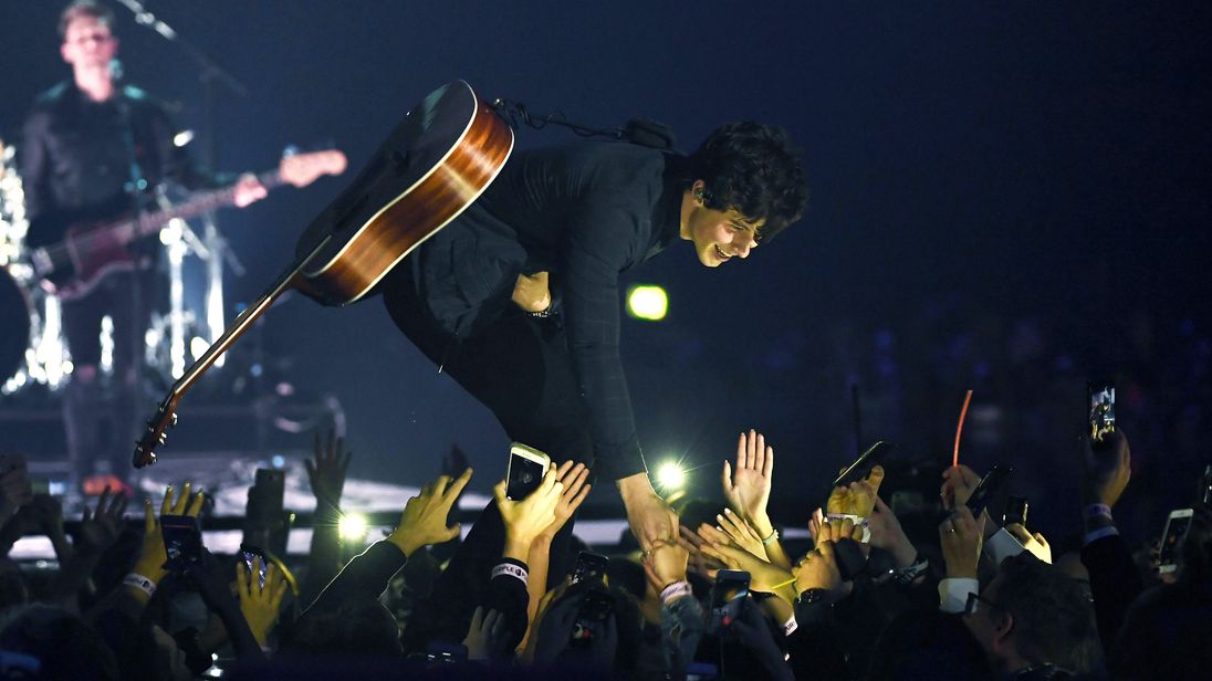 Shawn Mendes wins big at MTV Europe Music Awards