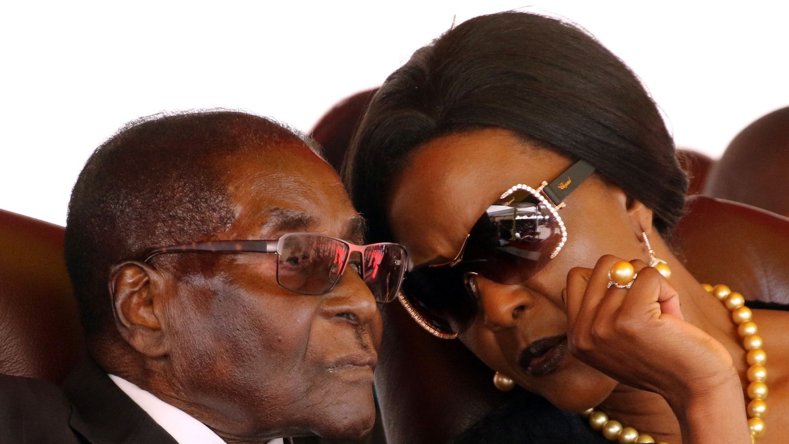 In Zimbabwe, the cannibal Mugabe is being overthrown (photo) In Zimbabwe, the cannibal Mugabe is being overthrown (photo)