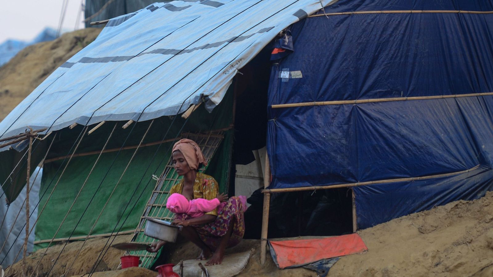 The struggle of daily life in a Rohingya refugee camp | World News ...