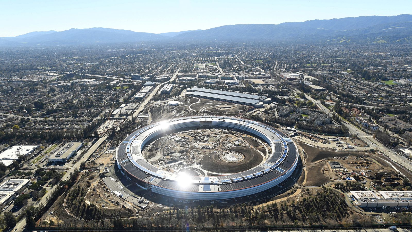 Apple now powered globally by '100% renewable energy' | Science ...