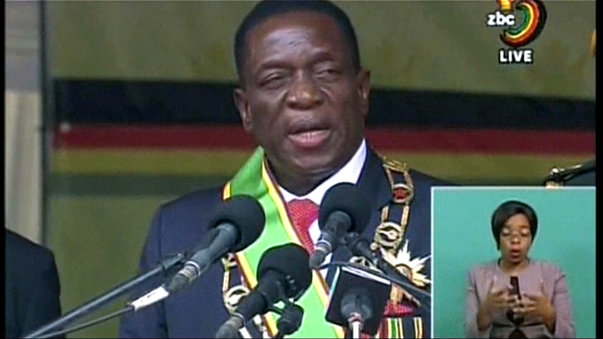 Zimbabwe's Robert Mugabe Refuses To Back Successor Mnangagwa In ...