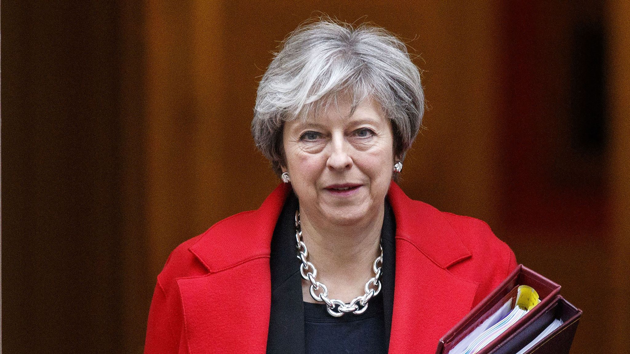 Английский политик. Северная ирландия. Борис. Премьер-министр великобритании лиз трасс. Министр иностранных дел великобритании лиз трасс в шапке.