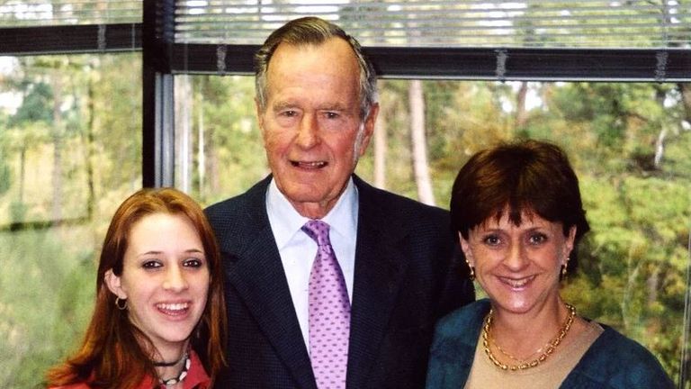 Roslyn Corrigan (L), George HW Bush (C) and Sari Young at the November 2003 event where Corrigan says Bush groped her. Courtesy Corrigan Family
