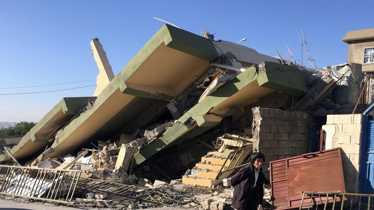 A damaged building following an earthquake in Darbandikhan in Sulaimaniya Governorate, Iraq