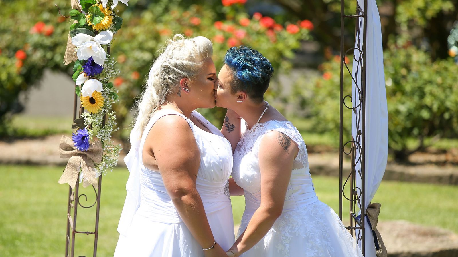Лесбийская свадьба и секс