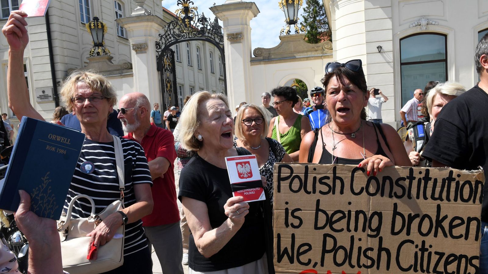 Poland Defies EU As Bloc Criticises Reform Of Its Judicial System ...