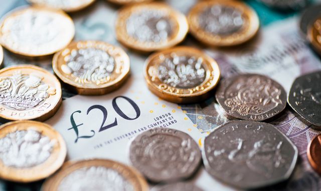 UK wage growth nears 11-year high but hiring slows