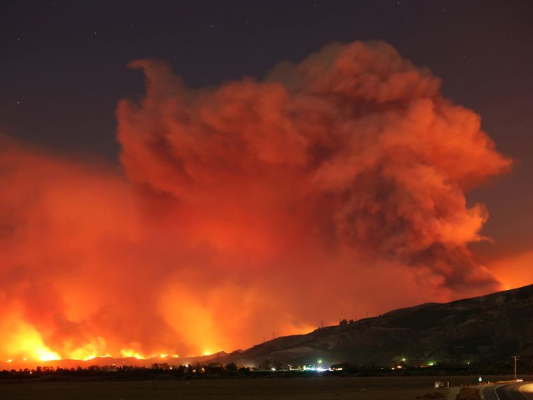 Wildfires force 200,000 to flee California homes Wildfires force 200,000 to flee California homes