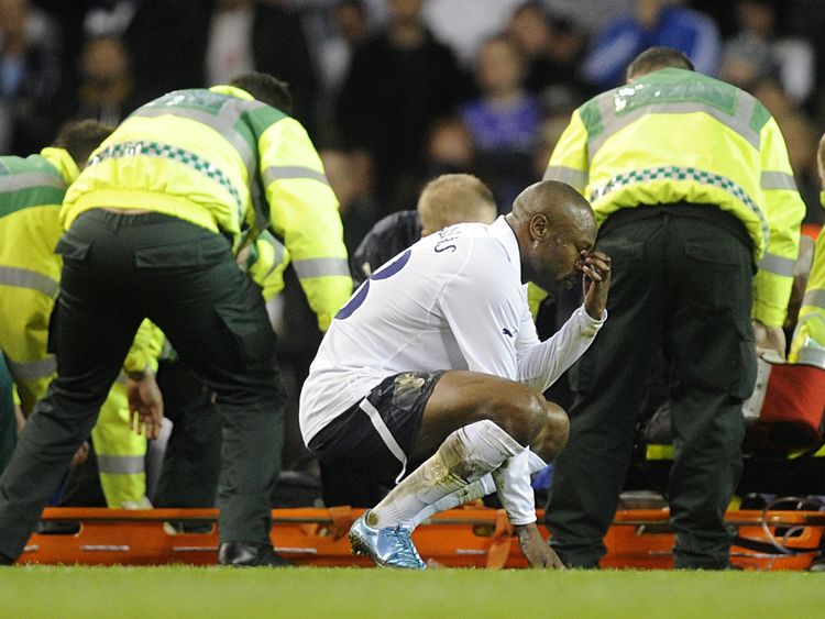 The medical team tend to Bolton Wanderers&#39; Fabrice Muamba as Tottenham Hotspur&#39;s William Gallas reacts. 17-Mar-2012