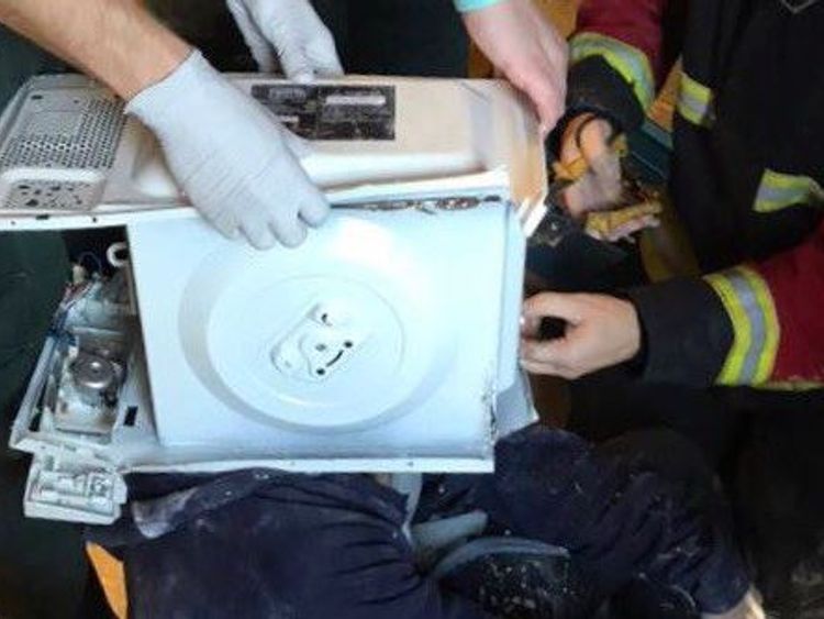 skynews-microwave-cement_4176764.jpg
