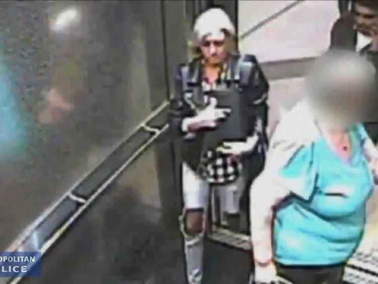 Police have released CCTV footage of three suspects following a theft at a shopping centre in Ilford.
At approximately 11:20hrs on Wednesday, 26 July, the 69-year-old victim walked into Lloyds Bank in Ilford and withdrew £1,000 cash from her account.
