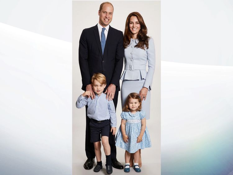 The Duke and Duchess of Cambridge reveal a new family picture for their 2017 Christmas card
