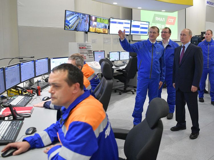 The move aims to see Russia surpass Qatar as the world&#39;s biggest LNG exporter
