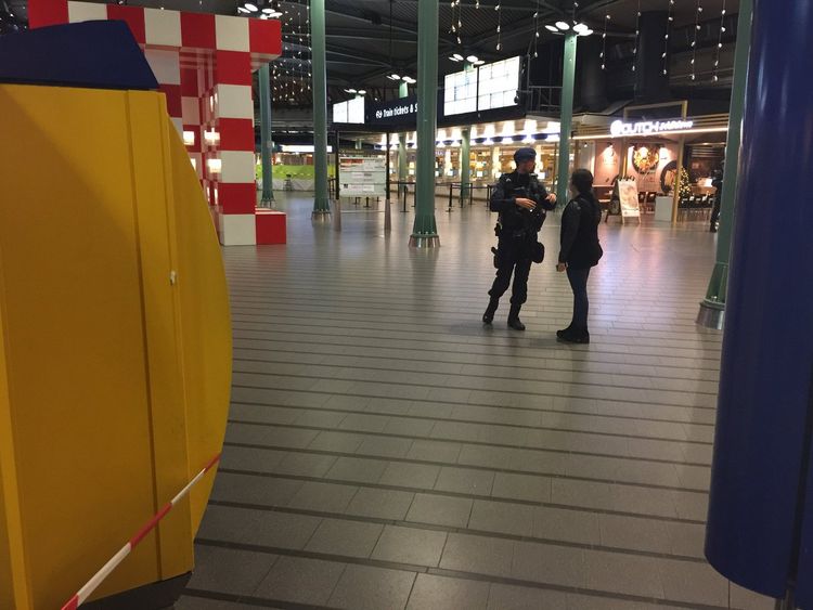 Police at the scene in Schiphol airport. Pic: @TreehouseTravlR