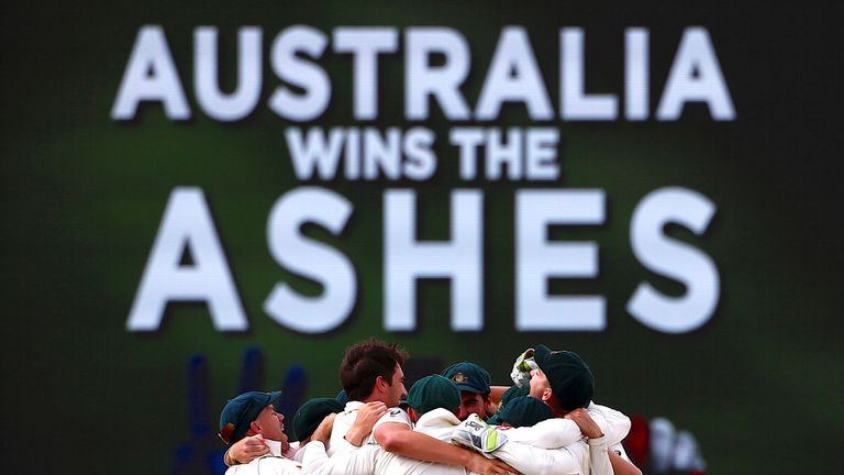 Australia&#39;s players celebrate after reclaiming the Ashes in the third test