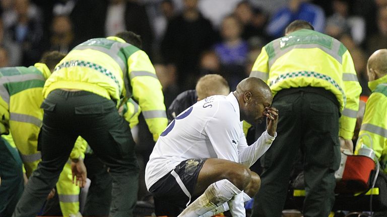 The medical team tend to Bolton Wanderers&#39; Fabrice Muamba as Tottenham Hotspur&#39;s William Gallas reacts. 17-Mar-2012