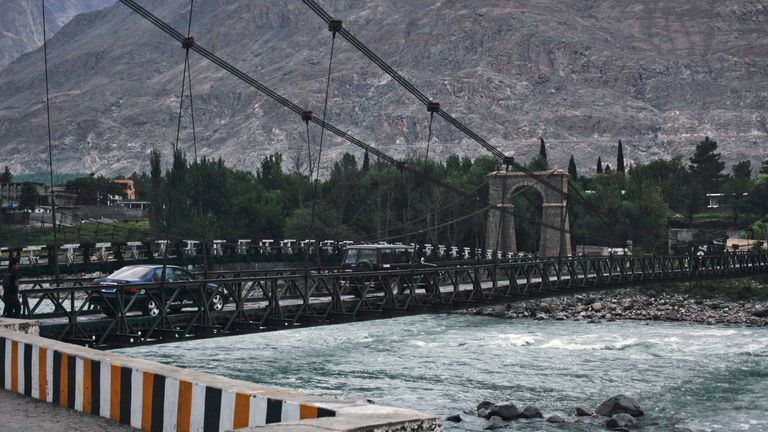 The Indus is Pakistan&#39;s longest river
