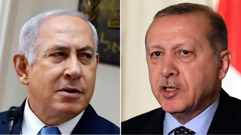 Israeli Prime Minister Benjamin Netanyahu (L) and Turkish President Recep Tayyip Erdogan