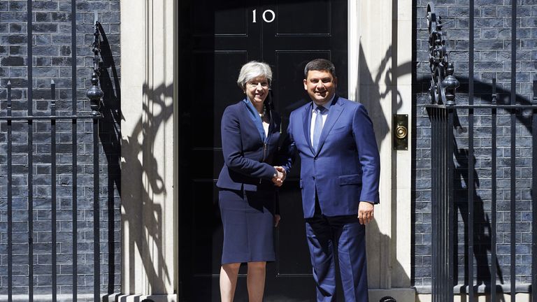 Theresa May greets Ukraine Prime Minister, Volodymyr Groysman, outside No 10